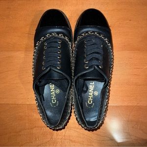 chanel black lace up brogues w chain detail in size 37